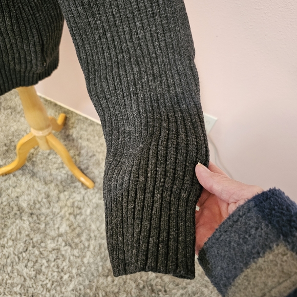 Fjallraven Dark Gray- Black Sarek Knit Sweater - Picture 10 of 12